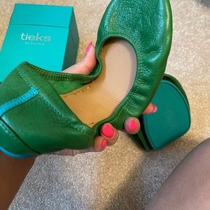 Tieks in vibrant green